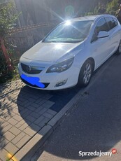 Sprzedam Opel Astra J wersja cosmo