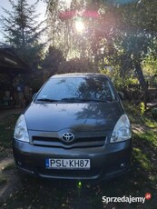 Sprzedam Toyotę Corolla Verso 2.2 D4D uszkodzony