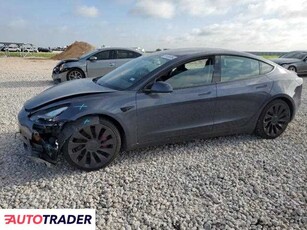 Tesla Model 3 benzyna 2021r. (TAYLOR)