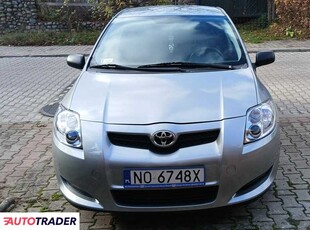 Toyota Auris 1.3 benzyna 101 KM 2010r.