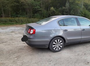 VOLKSWAGEN PASSAT 1.9 TDI 4 BLUMOTION PRZEBIEG ORYGINAŁ TYLKO 270 TYŚ WARTO