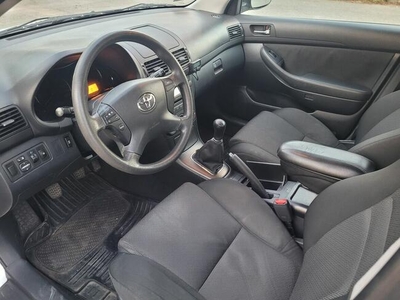 Toyota Avensis 1.8 benzyna super stan