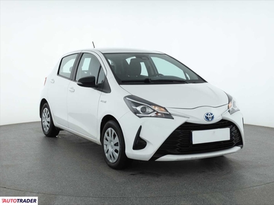 Toyota Yaris 1.5 99 KM 2017r. (Piaseczno)