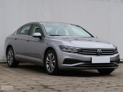 Volkswagen Passat B8 , Salon Polska, Serwis ASO, Automat, Navi, Klimatronic,