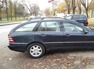 Mercedes C 220 CDI kombi, automat, 2001 rok