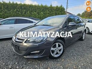 Opel Astra J 12.2015 r. / Klimatyzacja / Tempomat / 6 Biegów / Czujniki parkowani