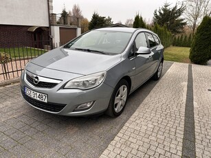 Opel Astra J 1.7 CDTi 110KM Klima Tempomat !!