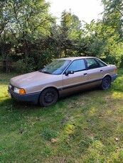 samochód osobowy AUDI 80