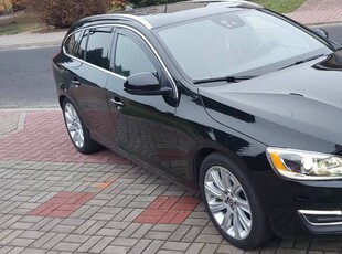 Volvo v60 2.0 awd b+G 306km 2017r