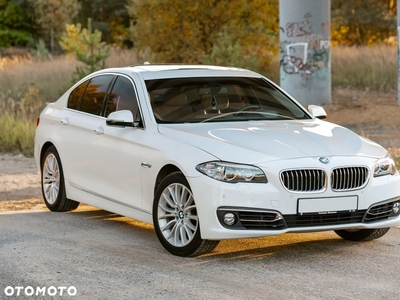 BMW Seria 5 528i xDrive Luxury Line