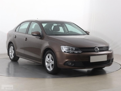 Volkswagen Jetta VI , Salon Polska, Klimatronic, Tempomat, Parktronic,