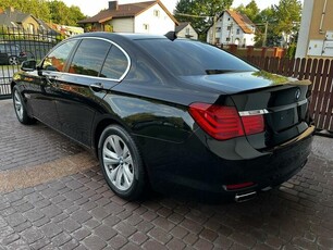 BMW 740i