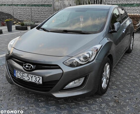 Hyundai i30 1,6 CRDi AUTOMAT klima navi kamera czujniki