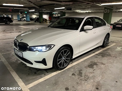 BMW Seria 3 318i Advantage