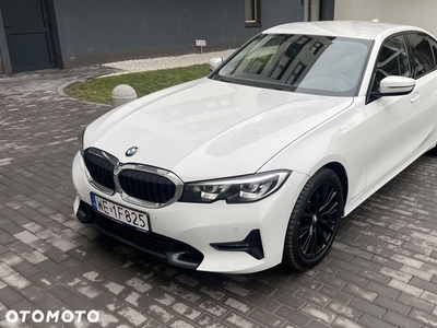 BMW Seria 3 320i Sport Line