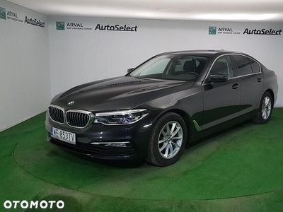 BMW Seria 5 520d xDrive Luxury Line