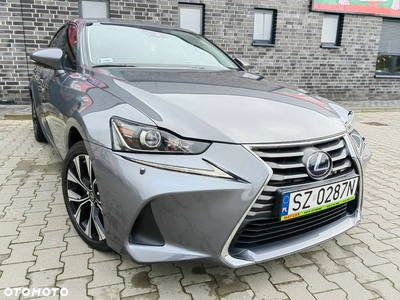 Lexus IS 300h Luxury Line