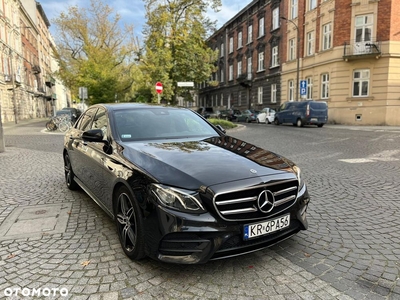 Mercedes-Benz Klasa E 220 d 4Matic T 9G-TRONIC AMG Line