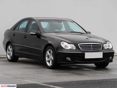 Mercedes C-klasa 1.8 140 KM 2006r. (Piaseczno)