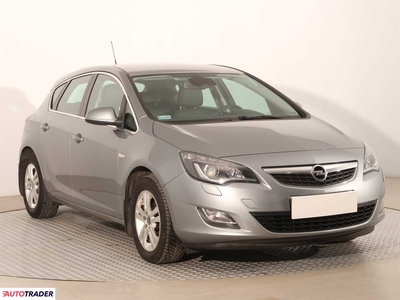 Opel Astra 1.4 138 KM 2010r. (Piaseczno)