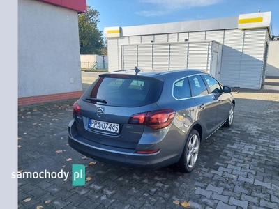 Opel Astra J