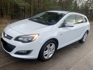 Opel Astra J 1,7 CDTI KOMBI PO LIFCIE - CZUJNIKI PARKOWANIA -BEZWYPADKOWY