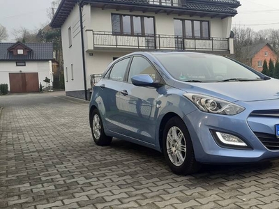 Hyundai i 30 benzyna 1.4 skrzynia 6 biegowa cały orygilał