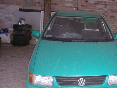 Volkswagen Polo 1,4 rok 1999 z LPG uszkodzony