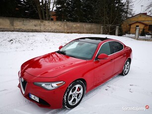 Alfa Romeo Giulia Q4 2.0 benzyna 280km 4x4