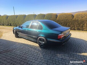 BMW E39 523i