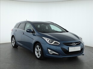 Hyundai i40 , Klimatronic, Tempomat, Parktronic, Podgrzewane siedzienia