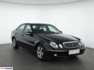 Mercedes E-klasa 2.6 167 KM 2002r. (Piaseczno)