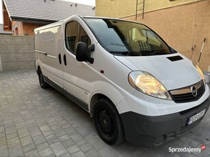 Opel Vivaro 2.0 115km niski przebieg !