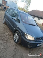 Sprzedam samochód 7 osobowy opel Zafira