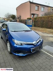 Toyota Auris 1.8 hybrydowy 136 KM 2015r.