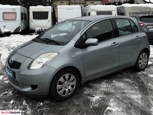 Toyota Yaris 1.3 benzyna 87 KM 2007r. (Sanok)