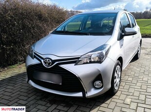 Toyota Yaris 1.3 benzyna 99 KM 2014r.