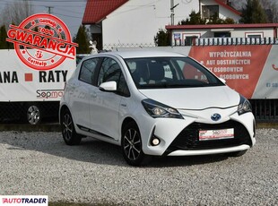 Toyota Yaris 1.5 hybrydowy 75 KM 2018r. (Kampinos)