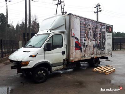 Iveco Daily 35c15 kontener uszkodzony