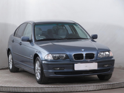 BMW 3 2000 318 i 234239km Sedan