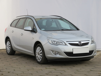 Opel Astra 2011 1.4 T 175984km Kombi