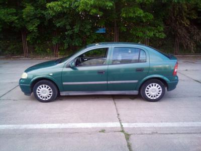 Astra 1.2i/2001r/bez rdzy/ opłaty na rok