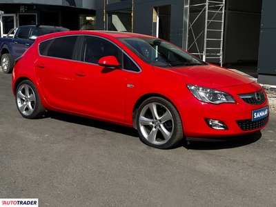 Opel Astra 1.6 benzyna 180 KM 2010r. (Sanok)