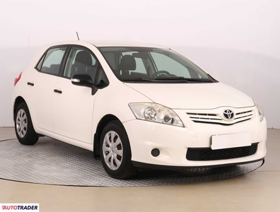 Toyota Auris 1.3 97 KM 2013r. (Piaseczno)