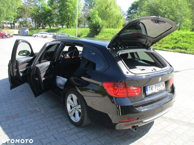 BMW Seria 3 318d Touring Sport Line