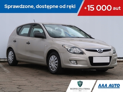 Hyundai i30 I Hatchback 1.6 CRDi 90KM 2009