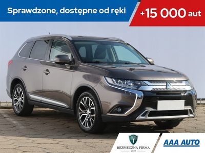 Mitsubishi Outlander III SUV Facelifting 2015 2.0 MIVEC 150KM 2016