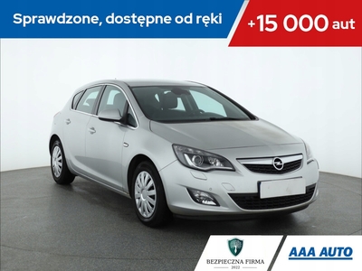 Opel Astra J Hatchback 5d 1.6 Turbo ECOTEC 180KM 2010