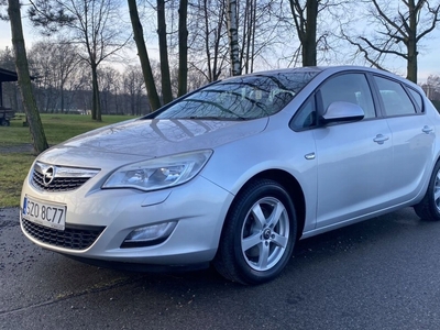 Opel Astra J Hatchback 5d 1.7 CDTI ECOTEC 110KM 2010