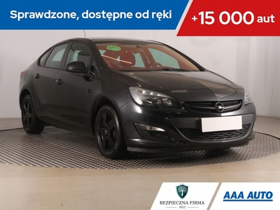 Opel Astra J Sedan 1.6 Twinport ECOTEC 115KM 2013